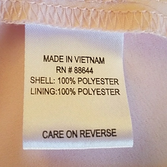 Beautiful Spring Floral Top - Picture 4 of 4